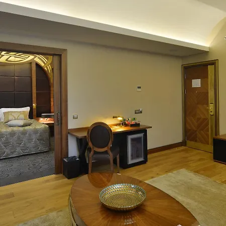 Mona - Special Class Ankara