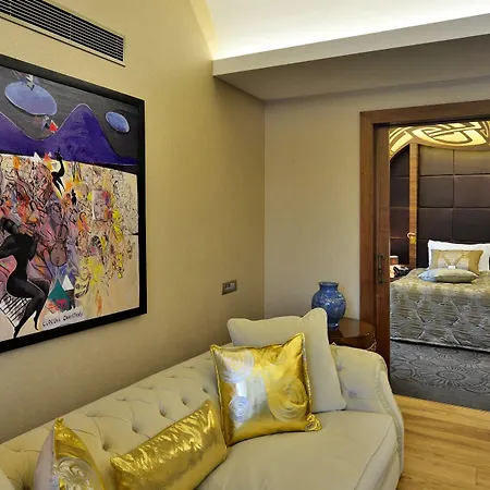 Mona - Special Class Ankara